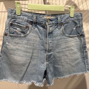 Levi’s Ribcage Shorts